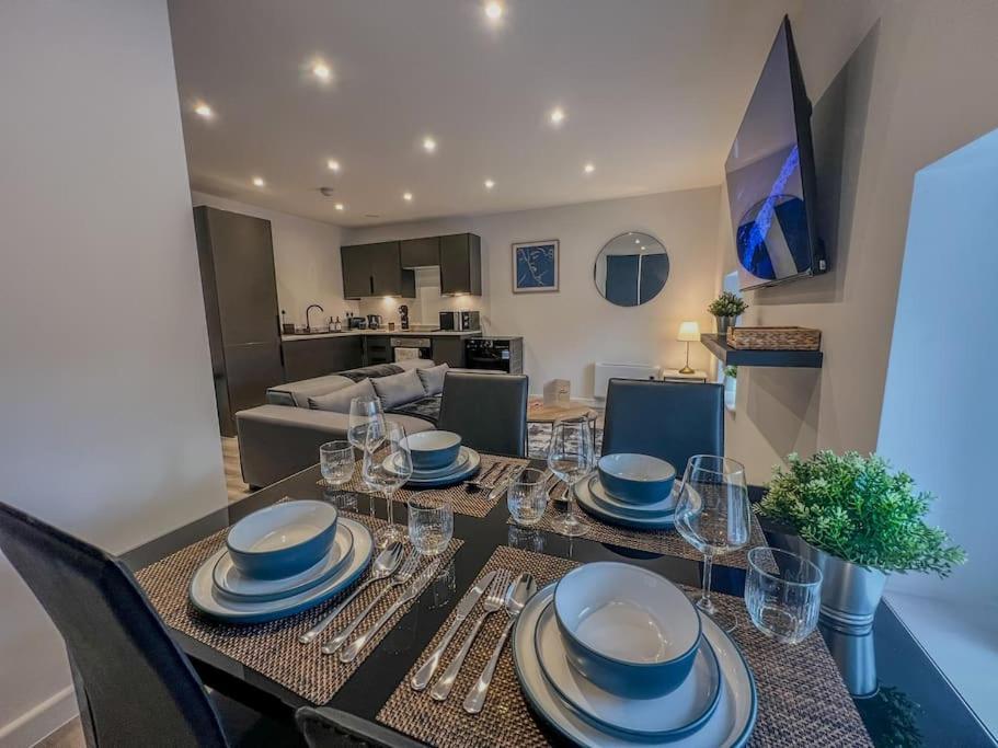 Orange Rentals-High Spec, Midnight Suite, Sleeps 4-Pets Welcome! Liverpool Kültér fotó