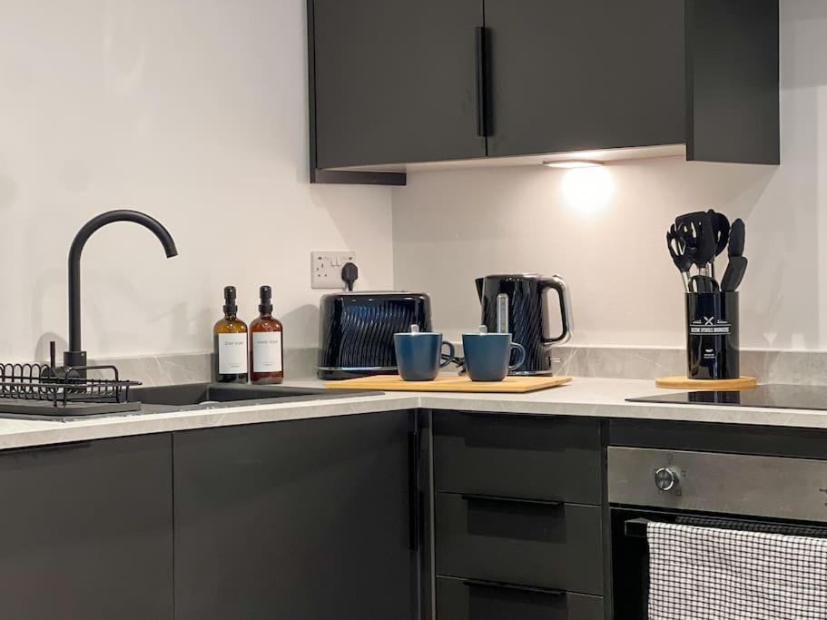 Orange Rentals-High Spec, Midnight Suite, Sleeps 4-Pets Welcome! Liverpool Kültér fotó